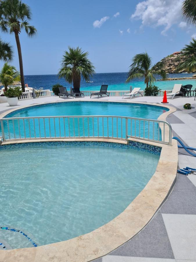 Blue Emerald On Blue Bay Beach Bagian luar foto