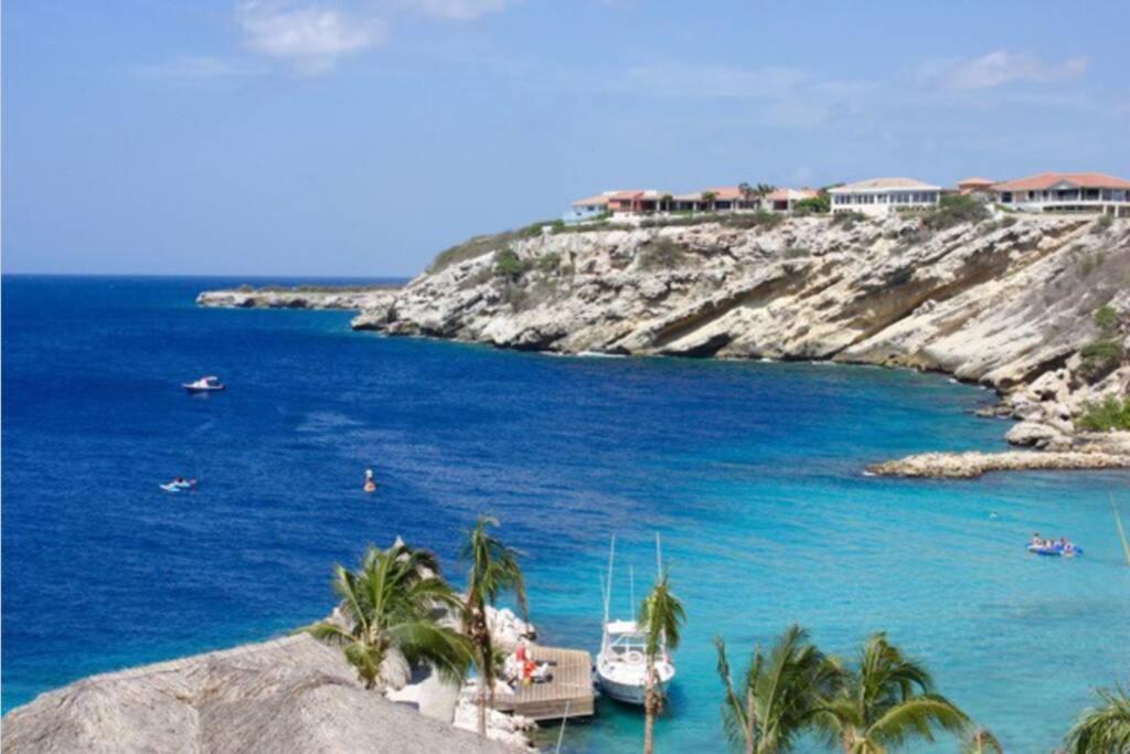 Blue Emerald On Blue Bay Beach Bagian luar foto